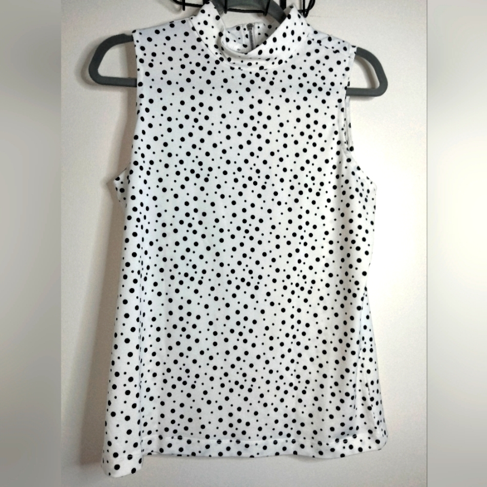 White & Black (Size M/L) Polka Dot Pattern Mock Neck Back Zipper Sleeveless Top
